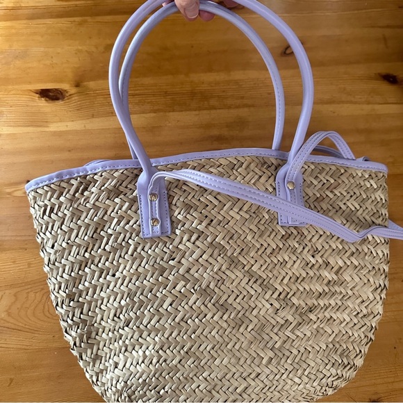 Urban Expressions Wellesley Double
Handle Straw Tote With Strap Lavender… - Picture 5 of 7